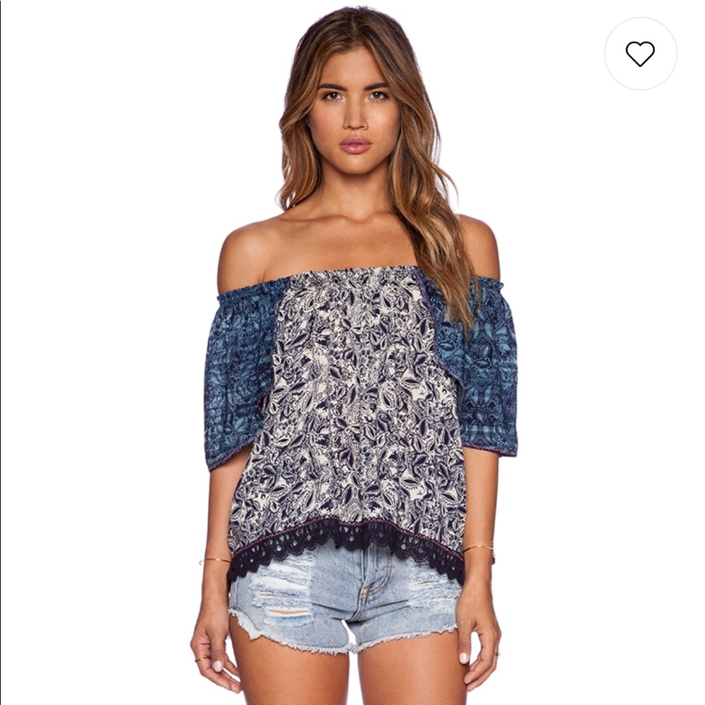 ANTHROPOLOGIE navy and ivory flutter sleeve top